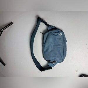 Lululemon cross body bag-small blue